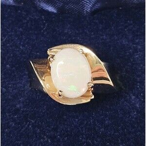Vintage 10k Yellow Gold Opal Cabochon Cut Ring Size 7,  4.58 Grams